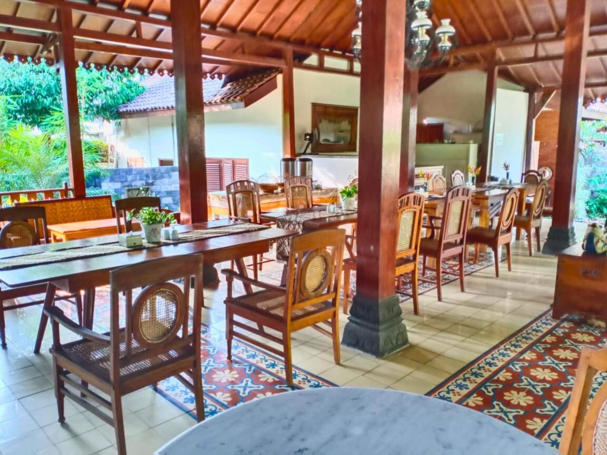Ndalem Nitihardjan Hotell Magelang Exteriör bild