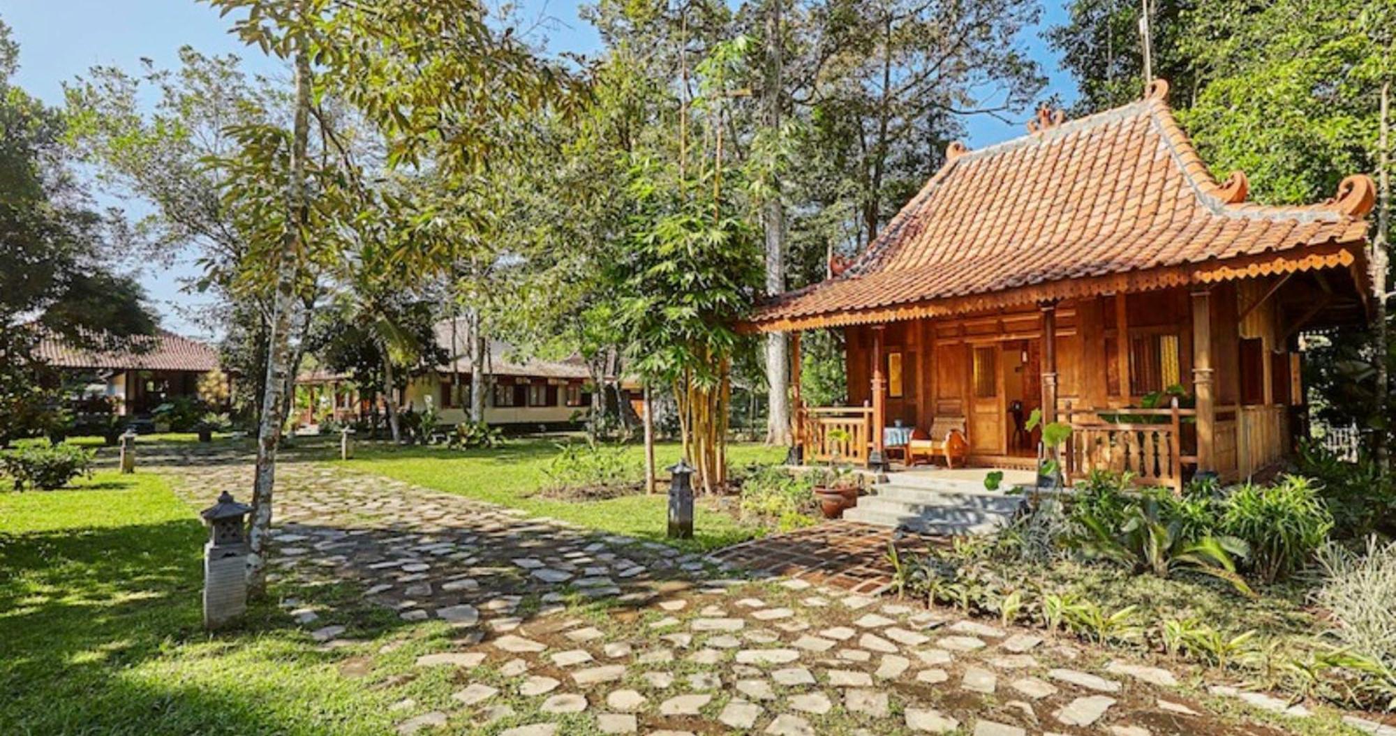 Ndalem Nitihardjan Hotell Magelang Exteriör bild
