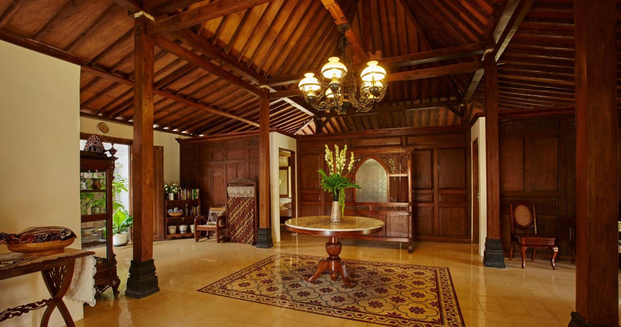 Ndalem Nitihardjan Hotell Magelang Exteriör bild