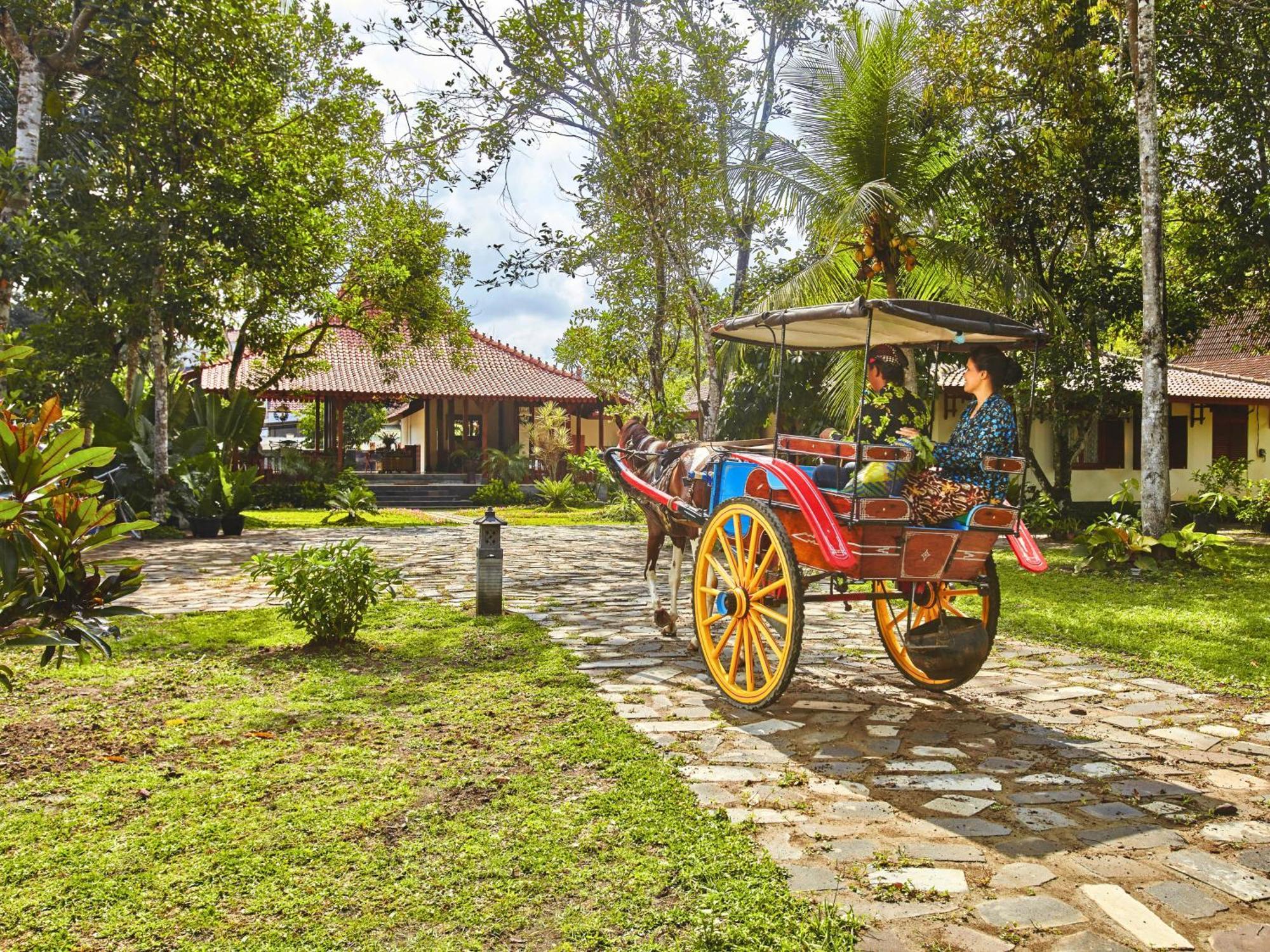 Ndalem Nitihardjan Hotell Magelang Exteriör bild