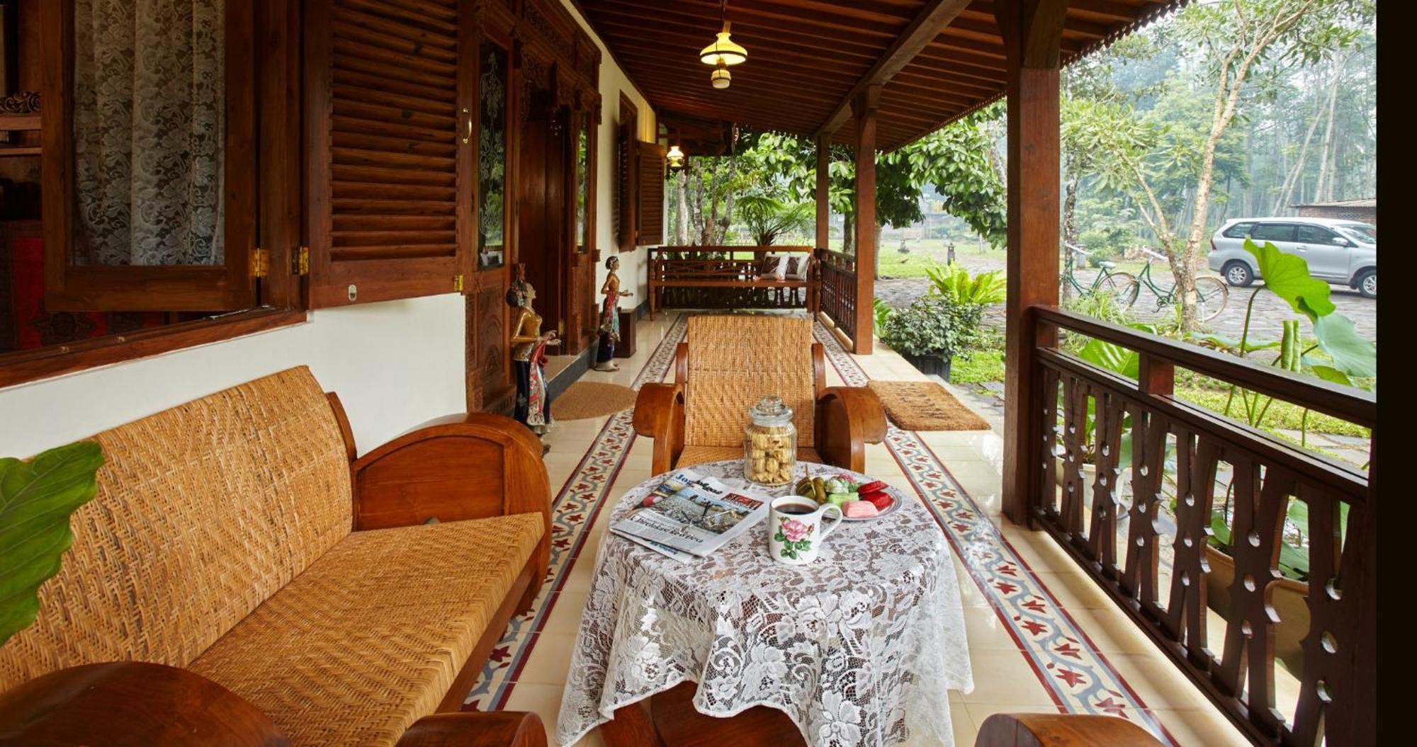 Ndalem Nitihardjan Hotell Magelang Exteriör bild