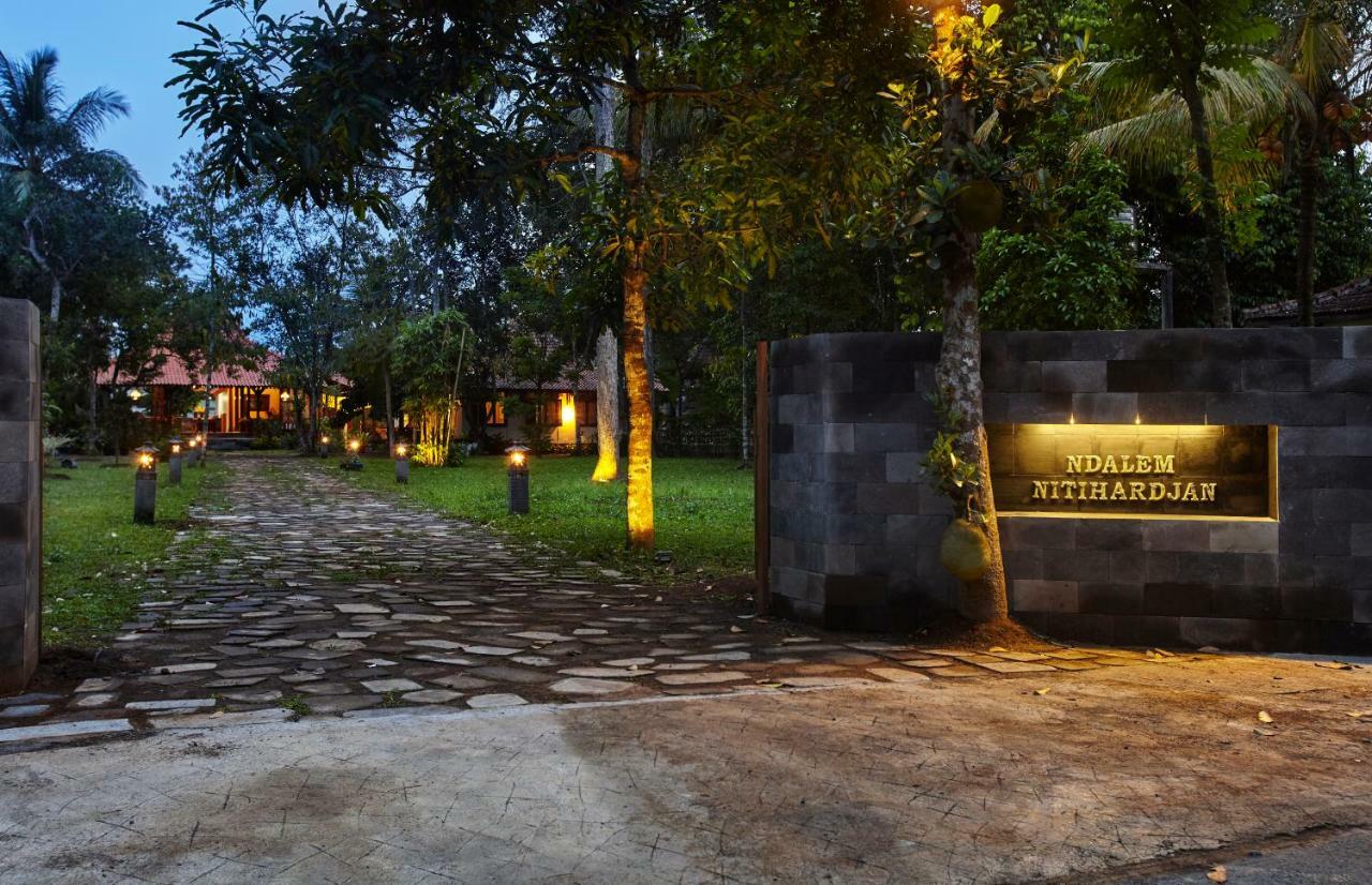 Ndalem Nitihardjan Hotell Magelang Exteriör bild